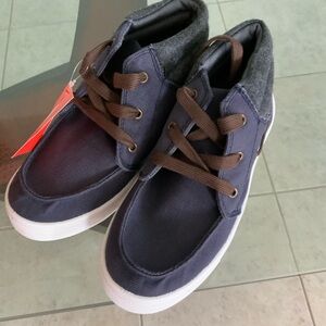NWT Oomphies high top sneakers/shoes